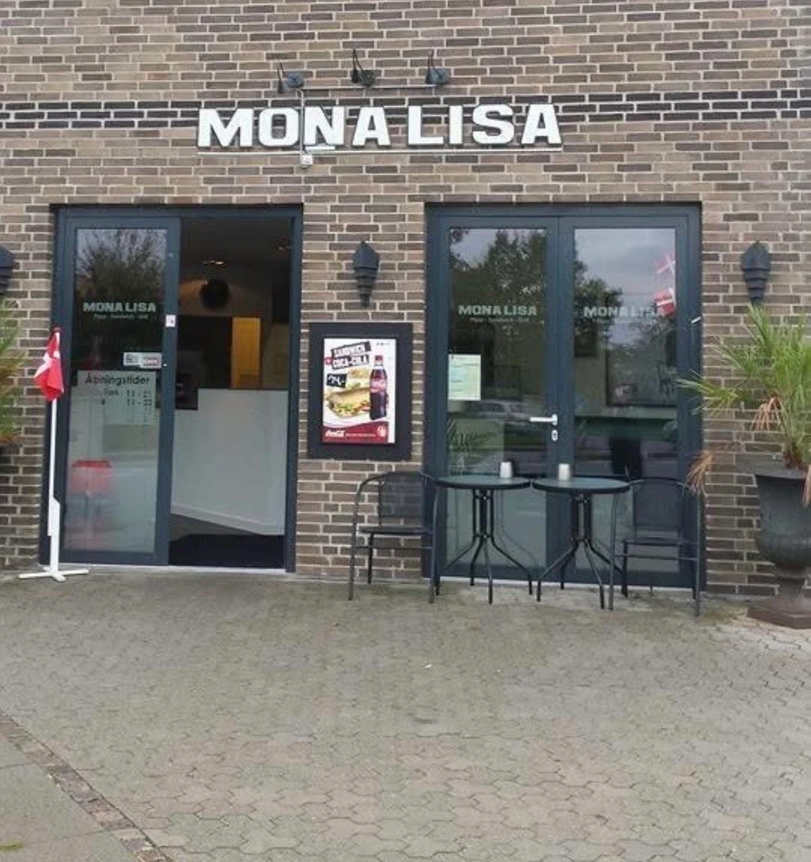 Mona Lisas indgang på Hobrovej 758 i Svenstrup